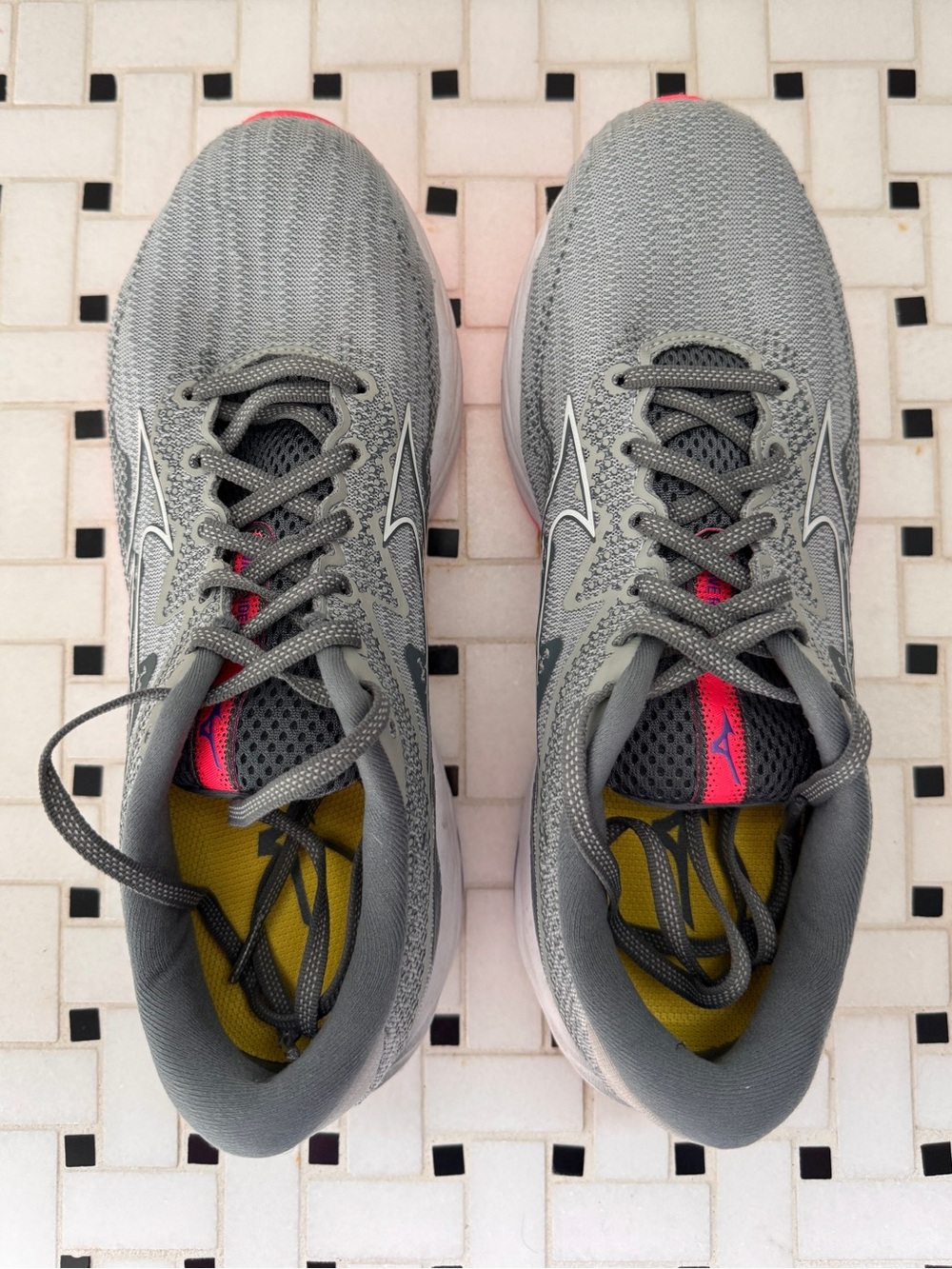 Mizuno Women's Gray and Hot Pink Athletic Running Shoes, Size 8.5 (US)